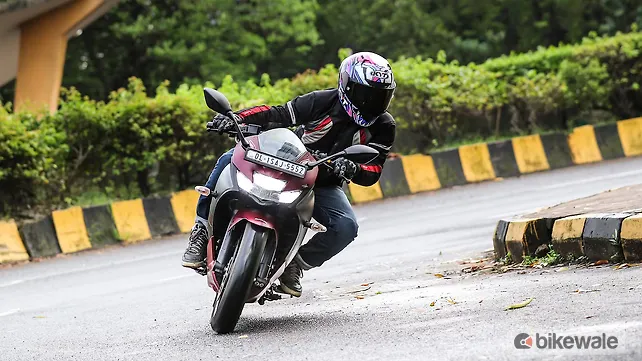 Suzuki Gixxer SF 250 Flex Fuel Front View Suzuki Gixxer SF 250 Flex Fuel Front View