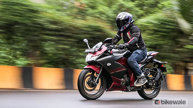 Suzuki Gixxer SF 250 Flex Fuel Left Front Three Quarter Suzuki Gixxer SF 250 Flex Fuel Left Front Three Quarter