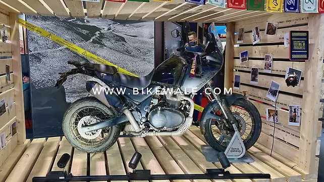 Royal Enfield Himalayan 750 Right Side View Royal Enfield Himalayan 750 Right Side View