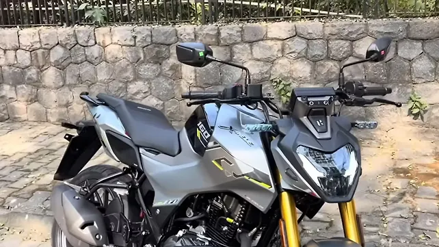 नए अपडेट्स के साथ दिखी हीरो एक्सट्रीम 160R 4V बाइक!