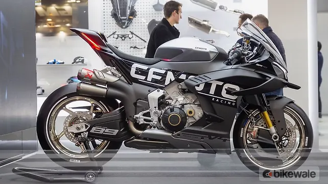 มุมมองด้านขวาของ CFMoto