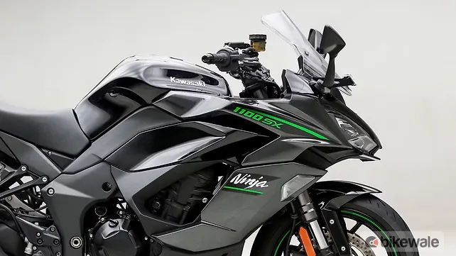 Kawasaki Ninja 1100SX Right Side View