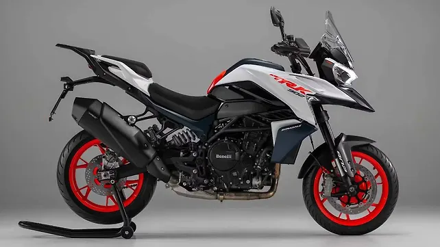 Benelli TRK 902 Stradale Breaks Cover Benelli TRK 902 Stradale Breaks Cover