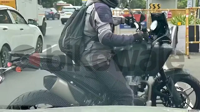 Royal Enfield Himalayan 750 Right Side View