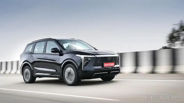 Mahindra XEV 9S Right Front Three Quarter