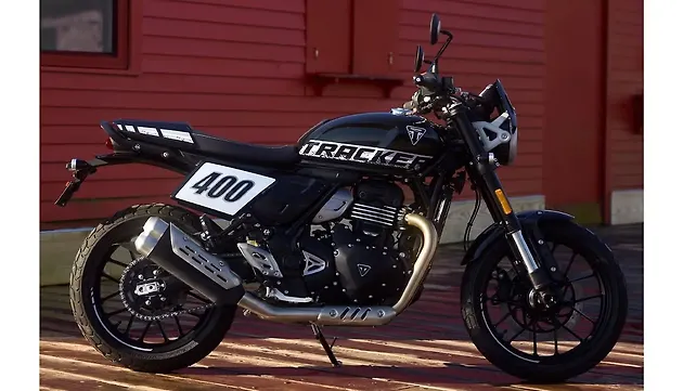 ภาพด้านข้างขวาของรถ Triumph ภาพด้านข้างขวาของรถ Triumph