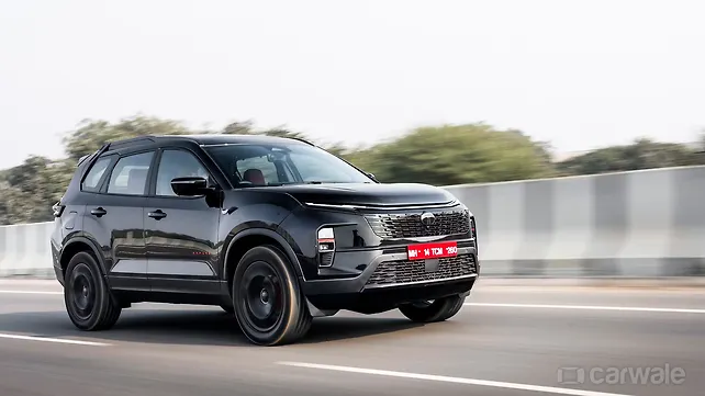 Tata Safari Right Front Three Quarter