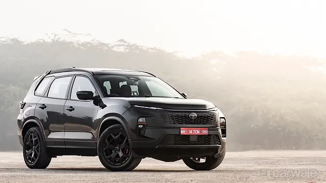 Tata Safari Right Front Three Quarter