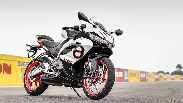 Aprilia RS 457 and Tuono 457 Prices to Increase Soon Aprilia RS 457 and Tuono 457 Prices to Increase Soon