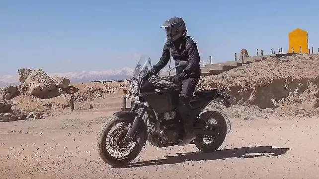 Royal Enfield Bullet 650 Riding