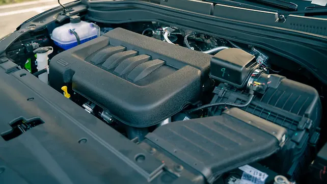 Mahindra XUV 7XO Engine Shot