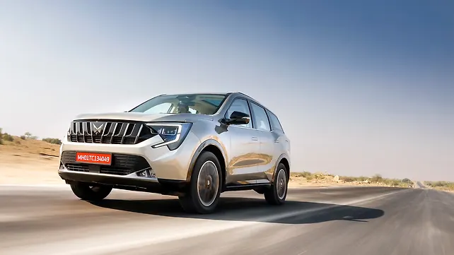 Mahindra XUV 7XO Left Front Three Quarter