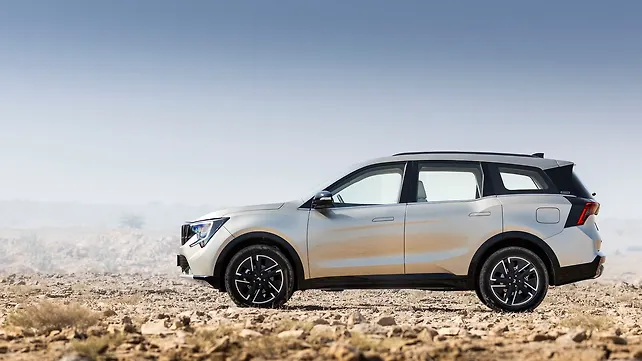 Mahindra XUV 7XO Left Side View