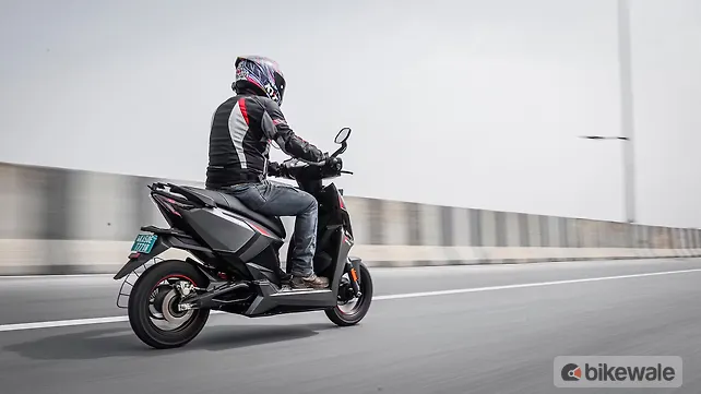 Simple Energy One Gen 2 Right Rear Three Quarter