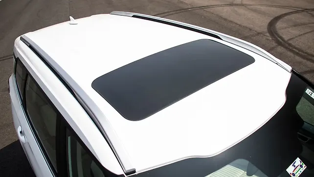 Kia Carens Clavis Sunroof/Moonroof
