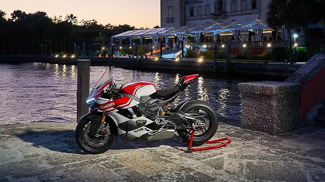 Ducati Panigale V4 Right Side View