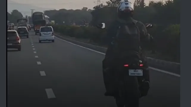 Norton Atlas GT Riding