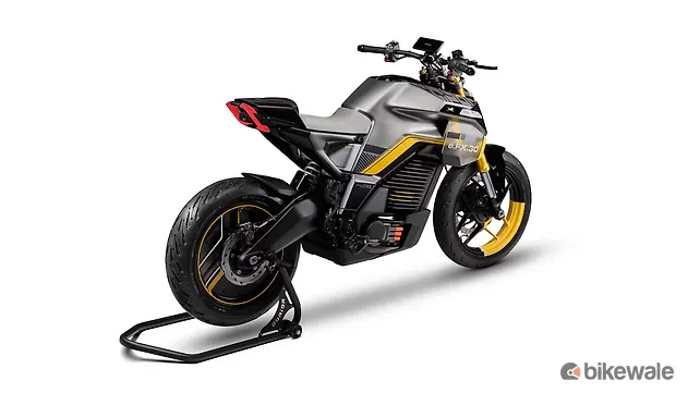 ทีวีเอส ด้านหลังขวา สามในสี่ส่วน