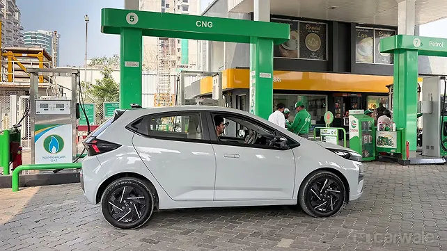 Tata Altroz Right Side View