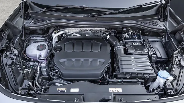 Volkswagen Tayron R-Line Engine Shot