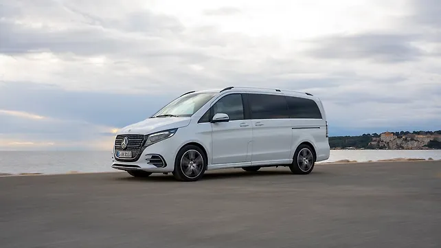 Mercedes-Benz New V-Class Left Front Three Quarter