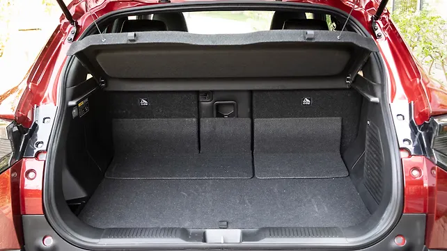 Toyota Urban Cruiser Ebella Bootspace with Parcel Tray/Retractable