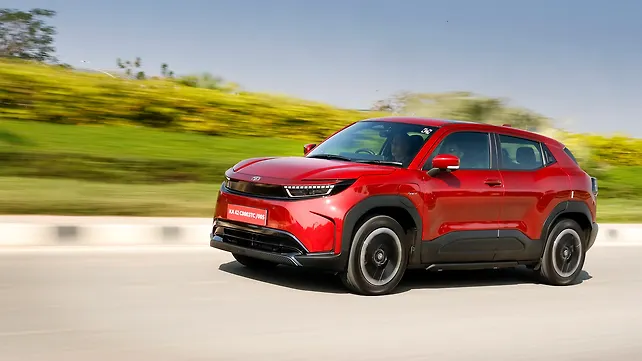 Toyota Urban Cruiser Ebella Left Front Three Quarter