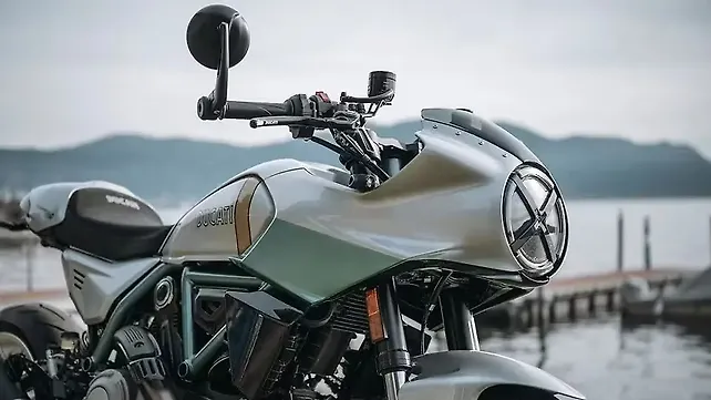 Ducati มุมมองด้านขวา Ducati มุมมองด้านขวา