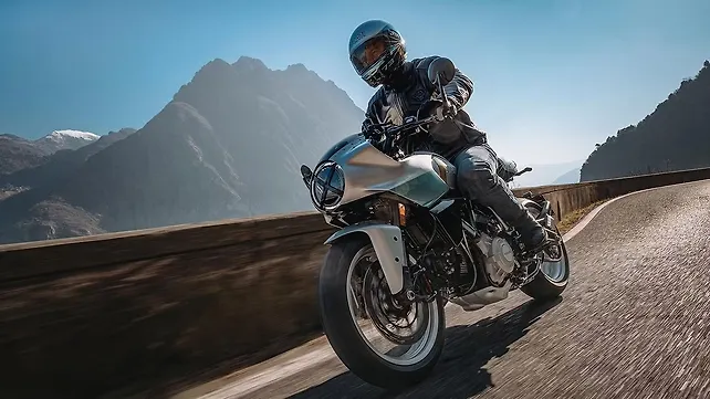 Ducati มุมมองด้านขวา Ducati มุมมองด้านขวา