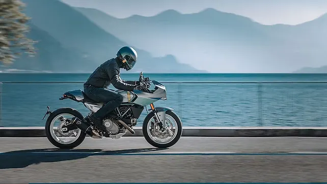 Ducati มุมมองด้านขวา Ducati มุมมองด้านขวา