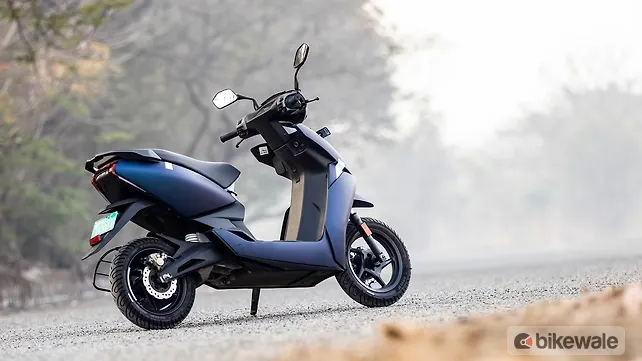 Ather 450X Right Rear Three Quarter