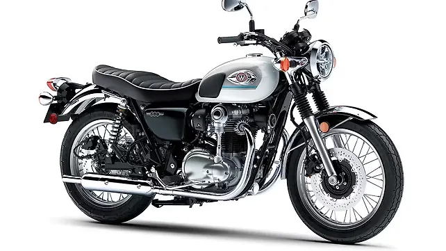 Kawasaki W800 ด้านหน้าขวา (สามในสี่ส่วน)