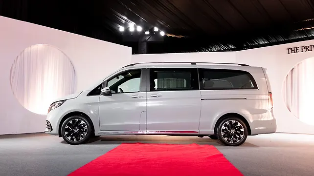 Mercedes-Benz V-Class Left Side View