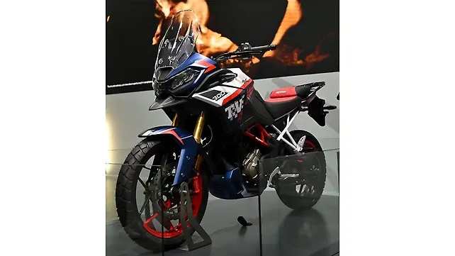 TVS Apache RTX มุมมองด้านข้างขวา