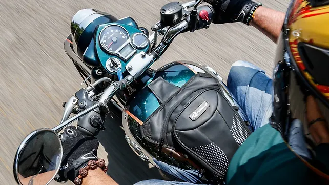 Royal Enfield Classic 350 Right Side View