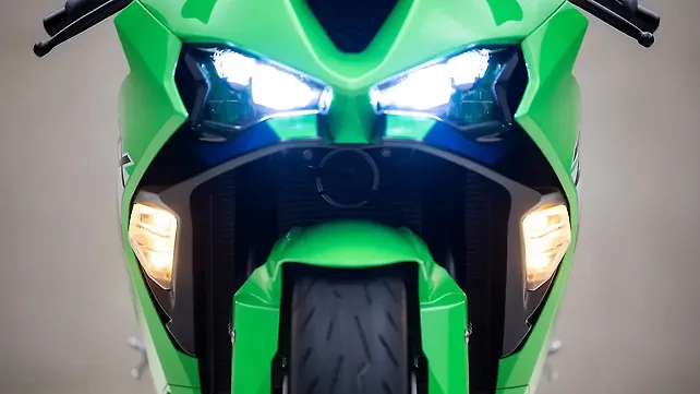 Kawasaki Ninja ZX-6R Front View