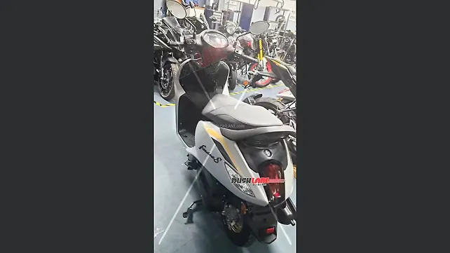 Yamaha Fascino 125 Left Rear Three Quarter