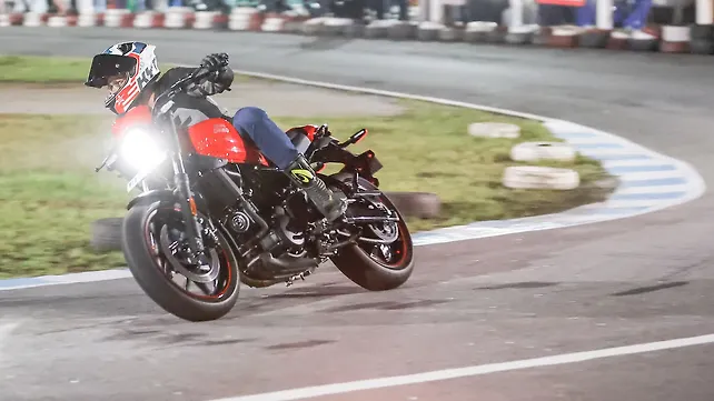 Royal Enfield Guerrilla 450 Right Side View