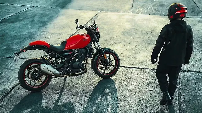 Suzuki  Right Side View