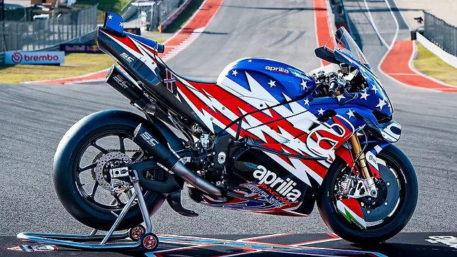 Aprilia RSV4 1100 Factory Right Side View