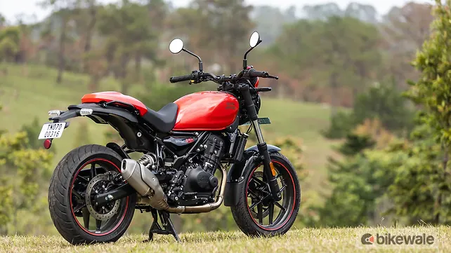 Royal Enfield Guerrilla 450 Right Side View