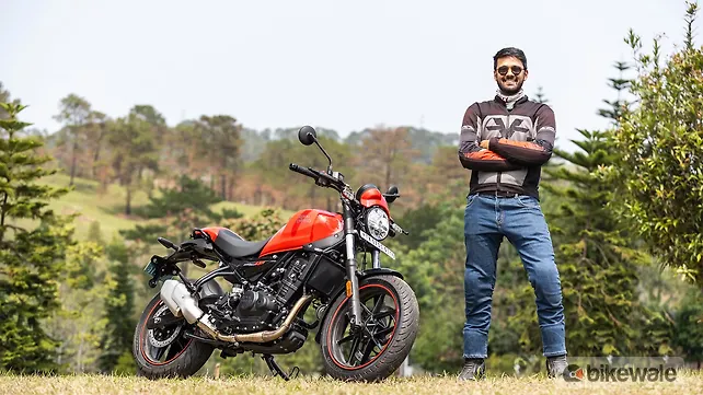 Royal Enfield Guerrilla 450 Right Side View