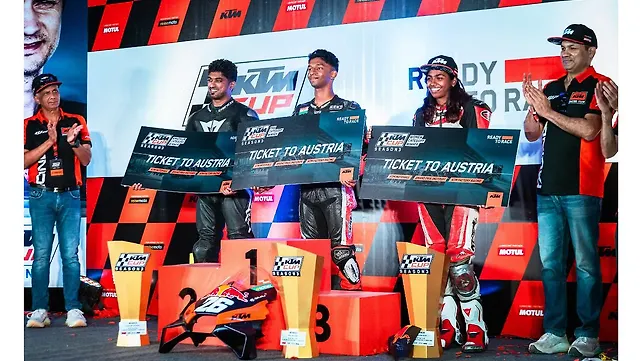 KTM 390 Duke Front View