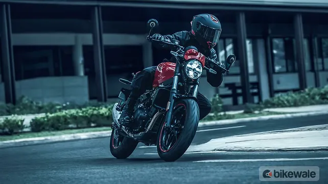 Royal Enfield Guerrilla 450 Right Front Three Quarter