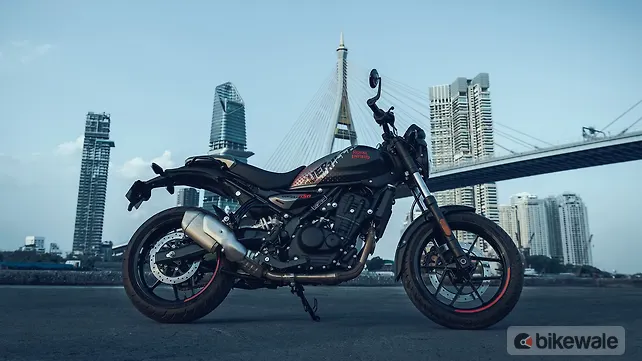 Royal Enfield Guerrilla 450 Right Side View