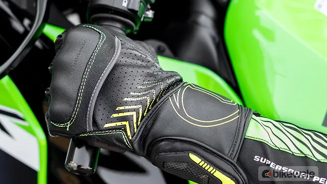 Royal Enfield Scram 411 Riding