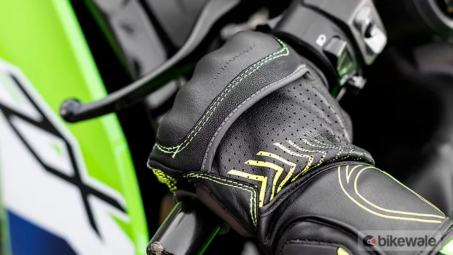 Royal Enfield Scram 411 Riding