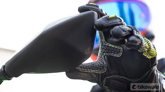 Royal Enfield Scram 411 Riding