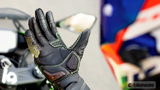 Royal Enfield Scram 411 Riding