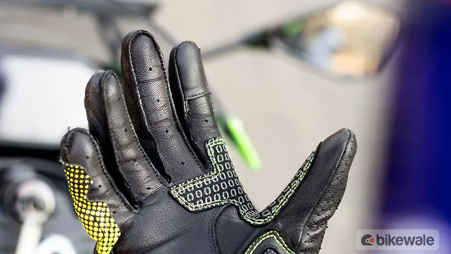 Royal Enfield Scram 411 Riding